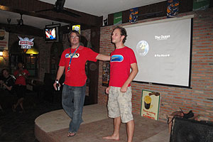 jon presenting andy - koh tao